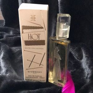 Givenchy Paris Vintage“Hot Couture White Collection” Eau de Parfum Spray. 30ml
